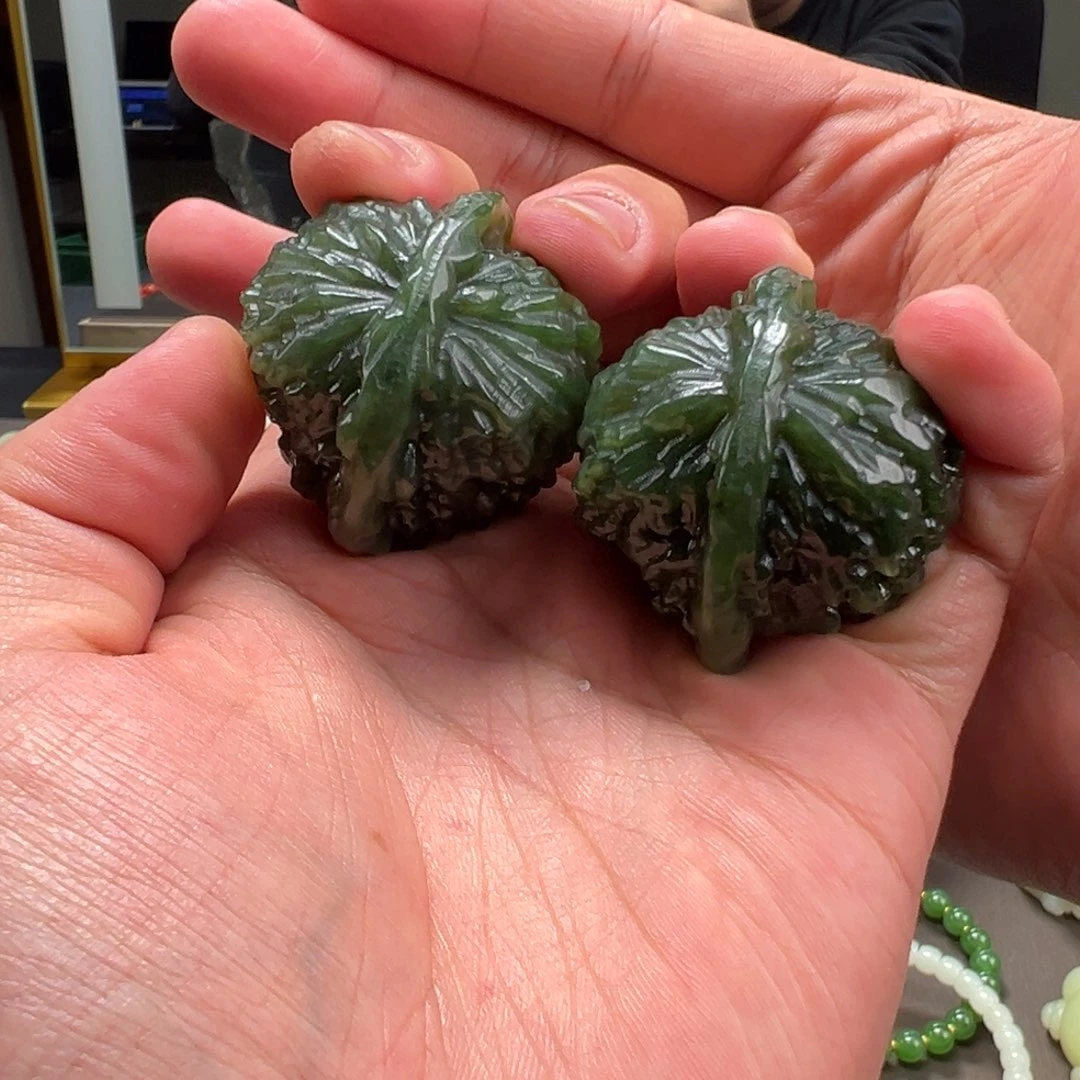 和田玉未镶嵌手链（炸）碧玉核桃