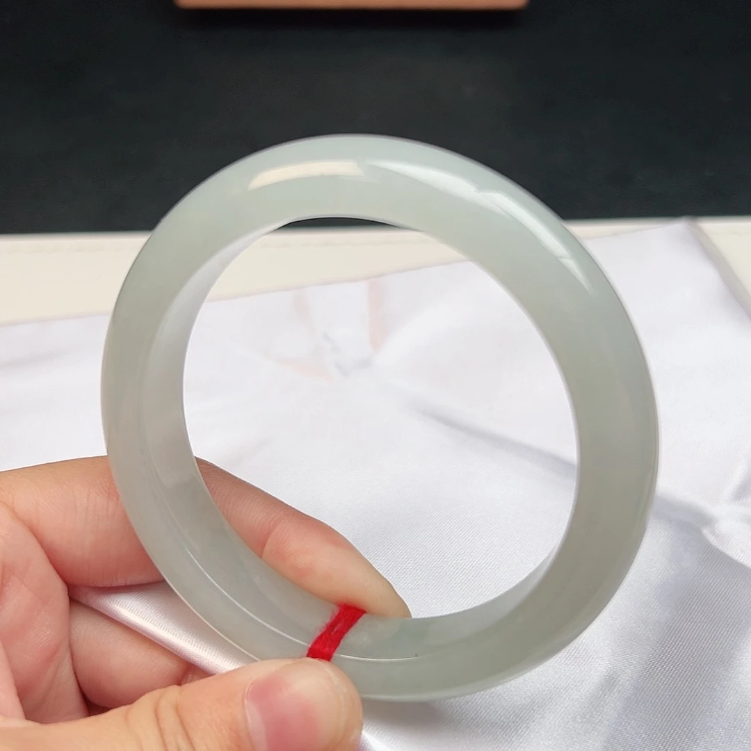 翡翠未镶嵌手镯中水