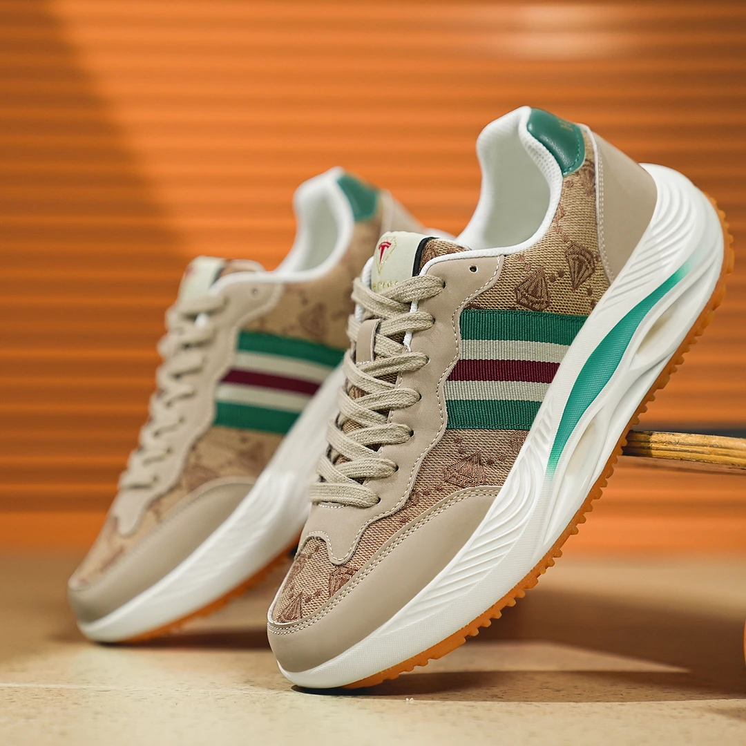 2025春季新款男士潮流百搭休闲鞋透气时尚厚底跑步韩版网面潮鞋