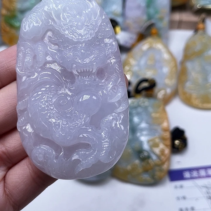 L***-翡翠未镶嵌颈饰天然