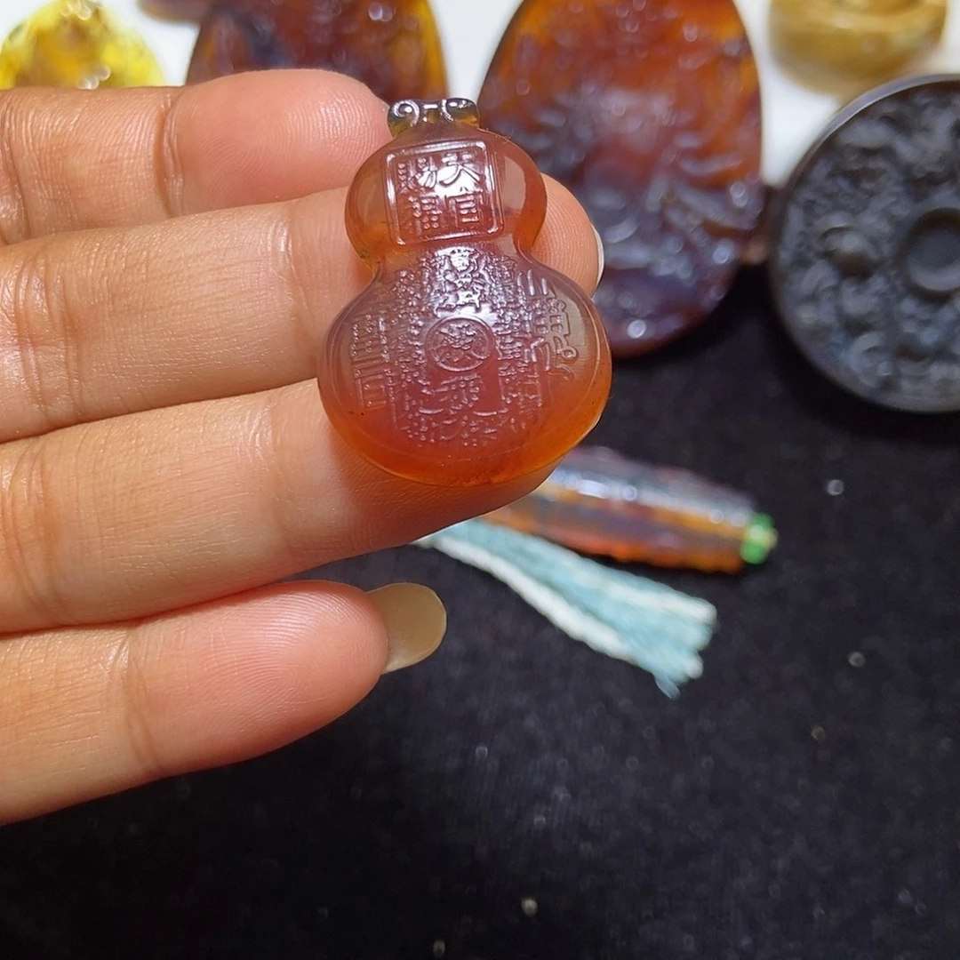 琥珀未镶嵌颈饰缅甸天然琥珀吊坠