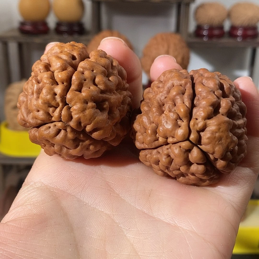 吊坠文玩核桃三瓣脑纹金刚爆肉4449