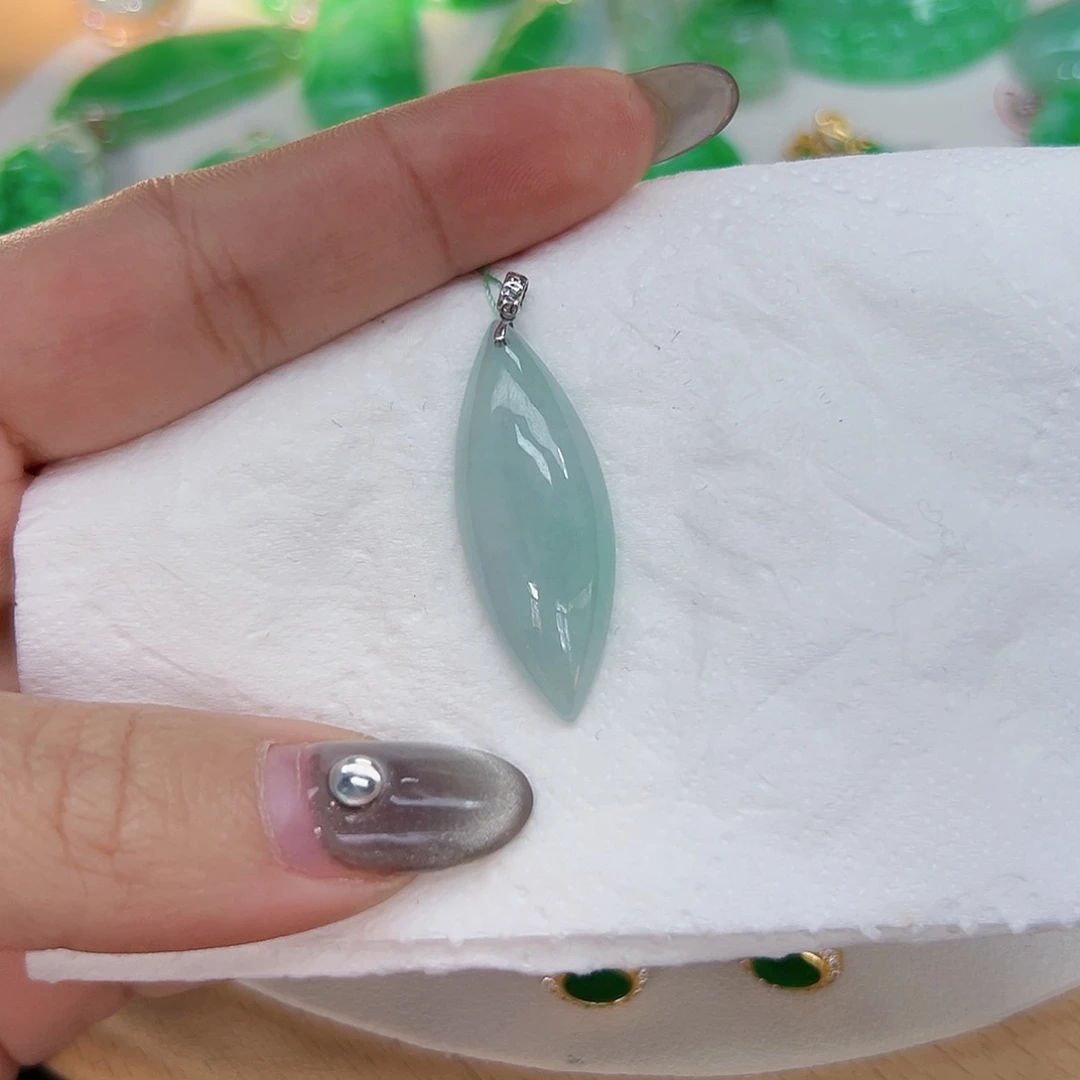 翡翠颈饰18K金镶嵌天然Ａ货翡翠