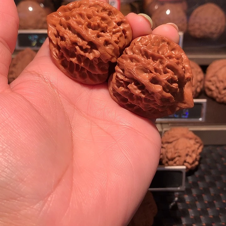 干***株文玩核桃把件龙门涧