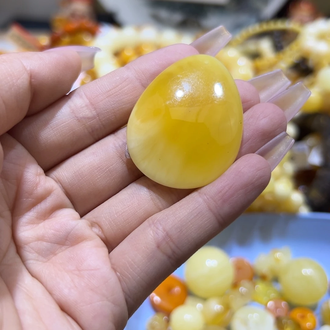 琥珀珠宝奇石未镶嵌