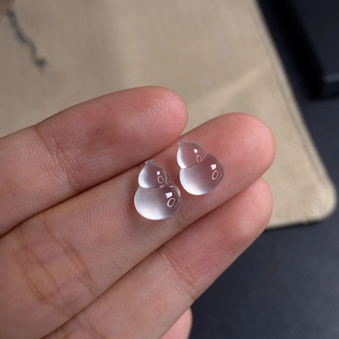 颈饰未镶嵌翡翠葫芦一对