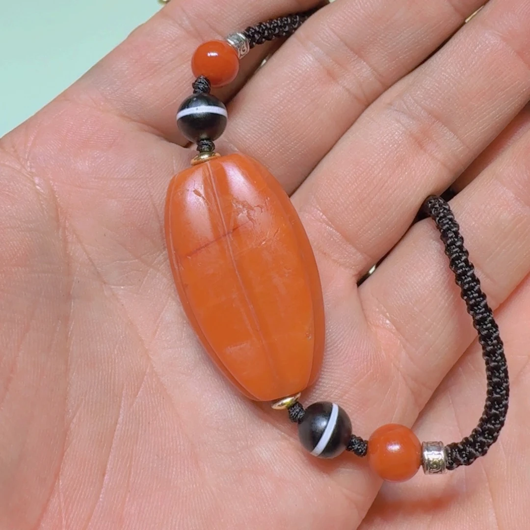 南红玛瑙颈饰未镶嵌