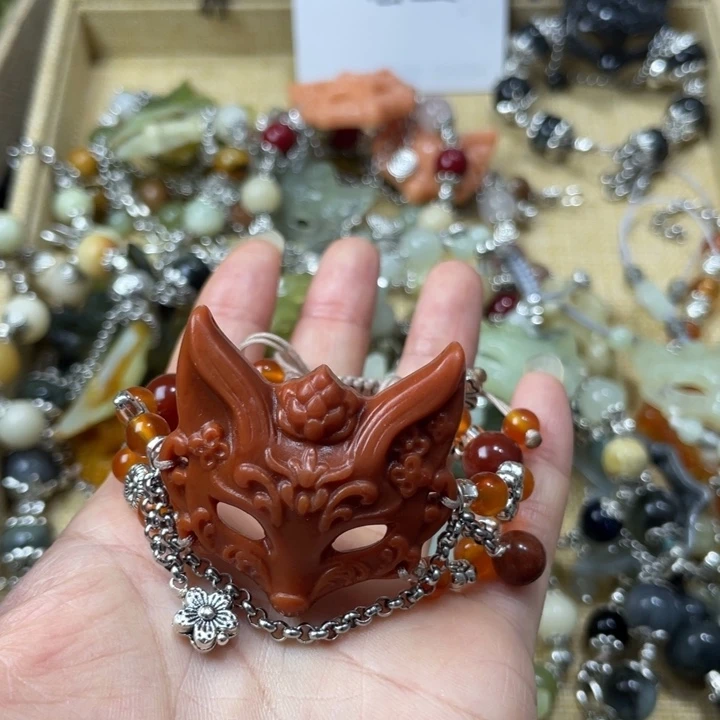 蛇纹石玉合金颈饰