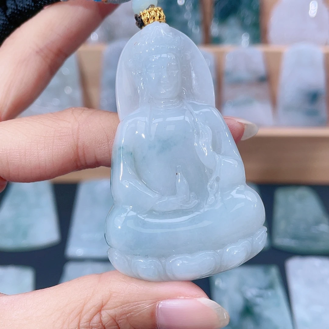 翡翠未镶嵌颈饰观音