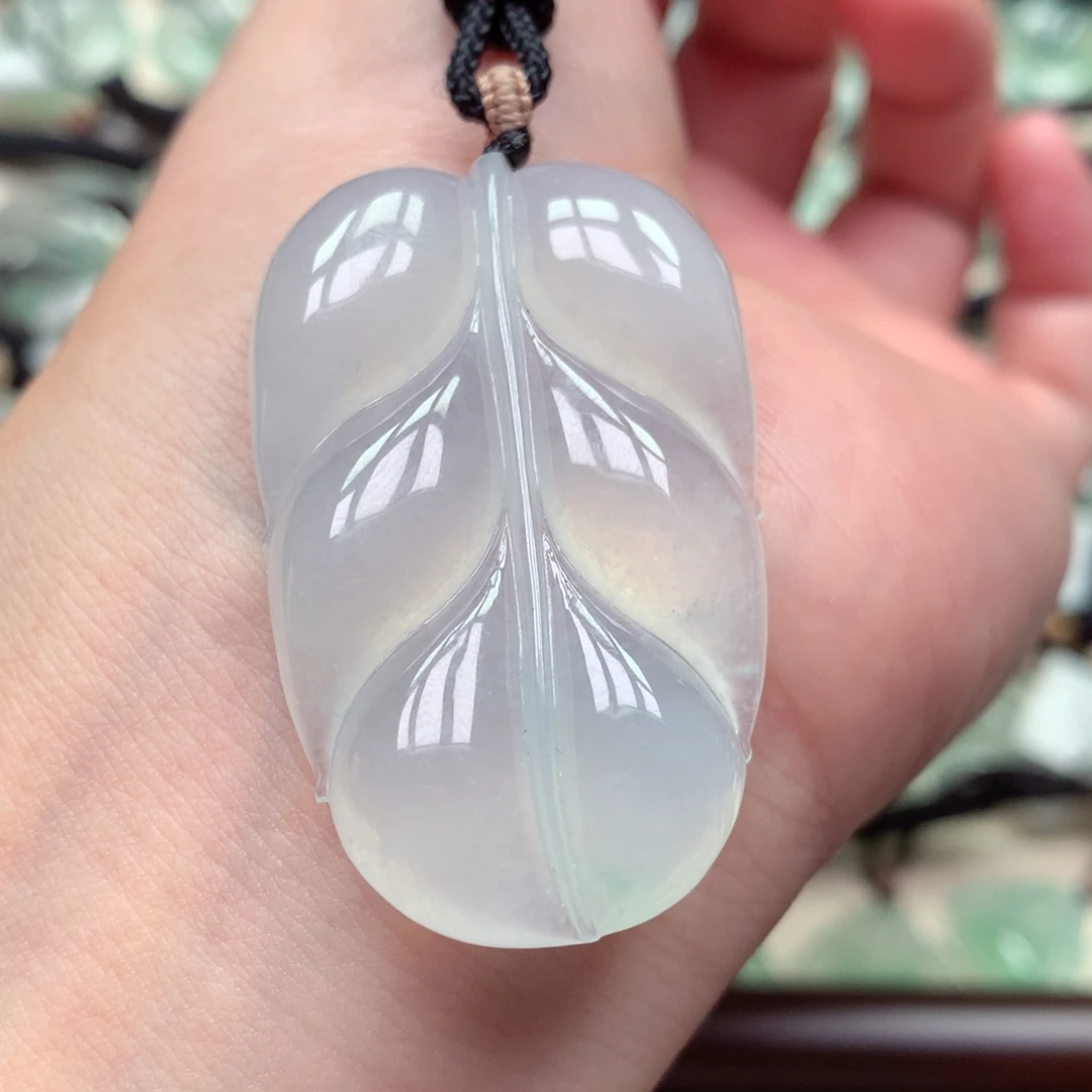 翡翠未镶嵌颈饰叶子
