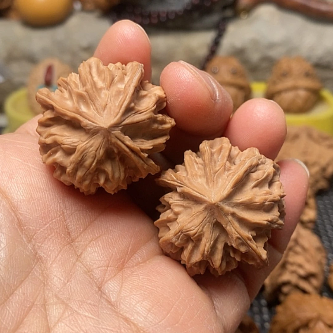 【闪购商品】把件文玩核桃全家福三棱