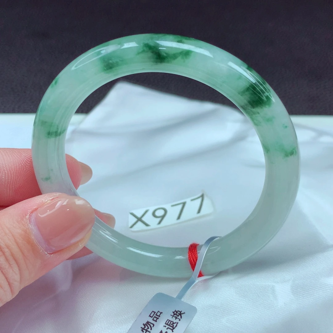 翡翠手镯未镶嵌手镯88