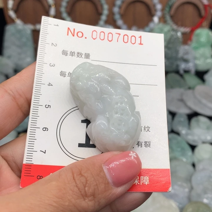 翡翠未镶嵌颈饰11