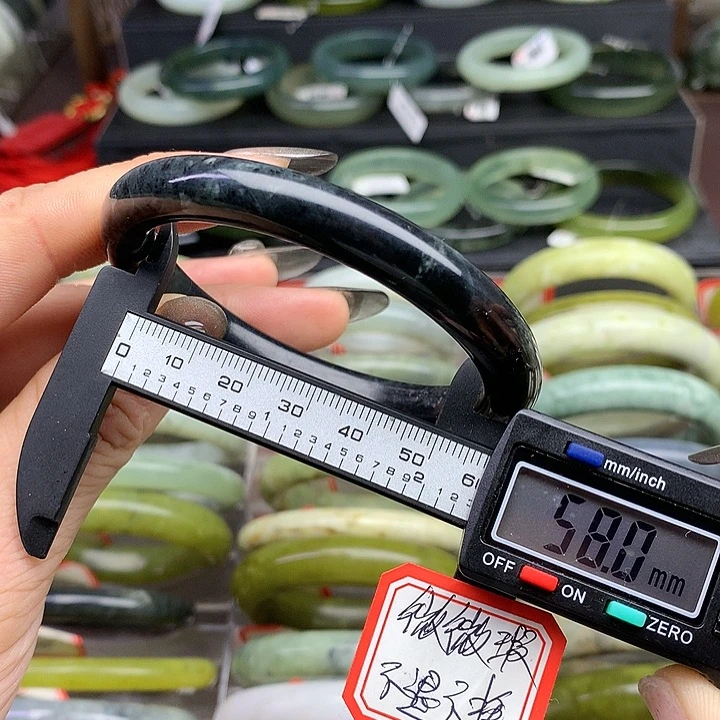 蛇纹石玉手镯未镶嵌340