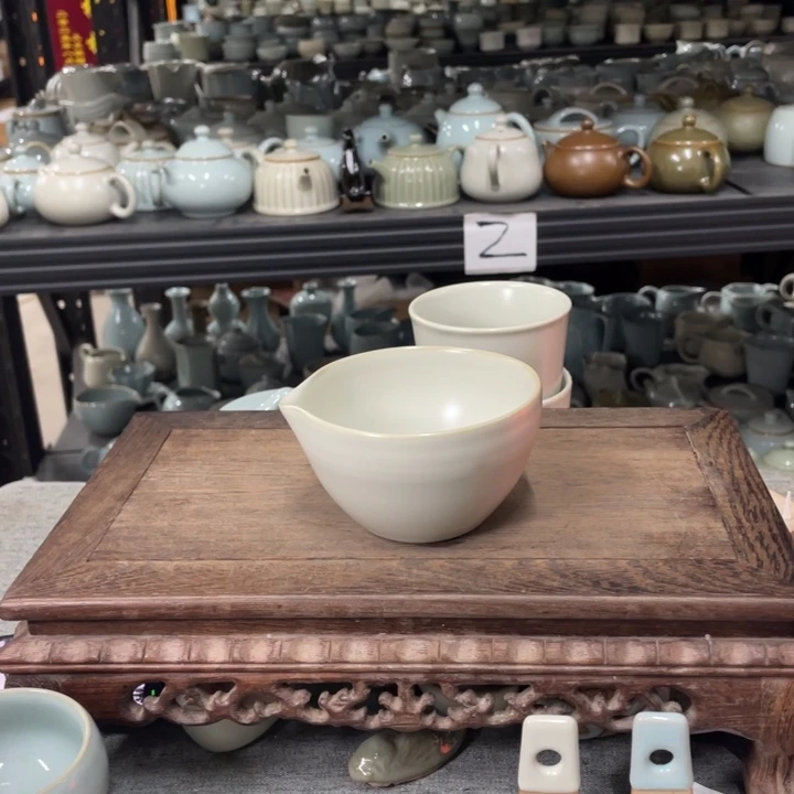 摆件月白手拉支烧公道杯