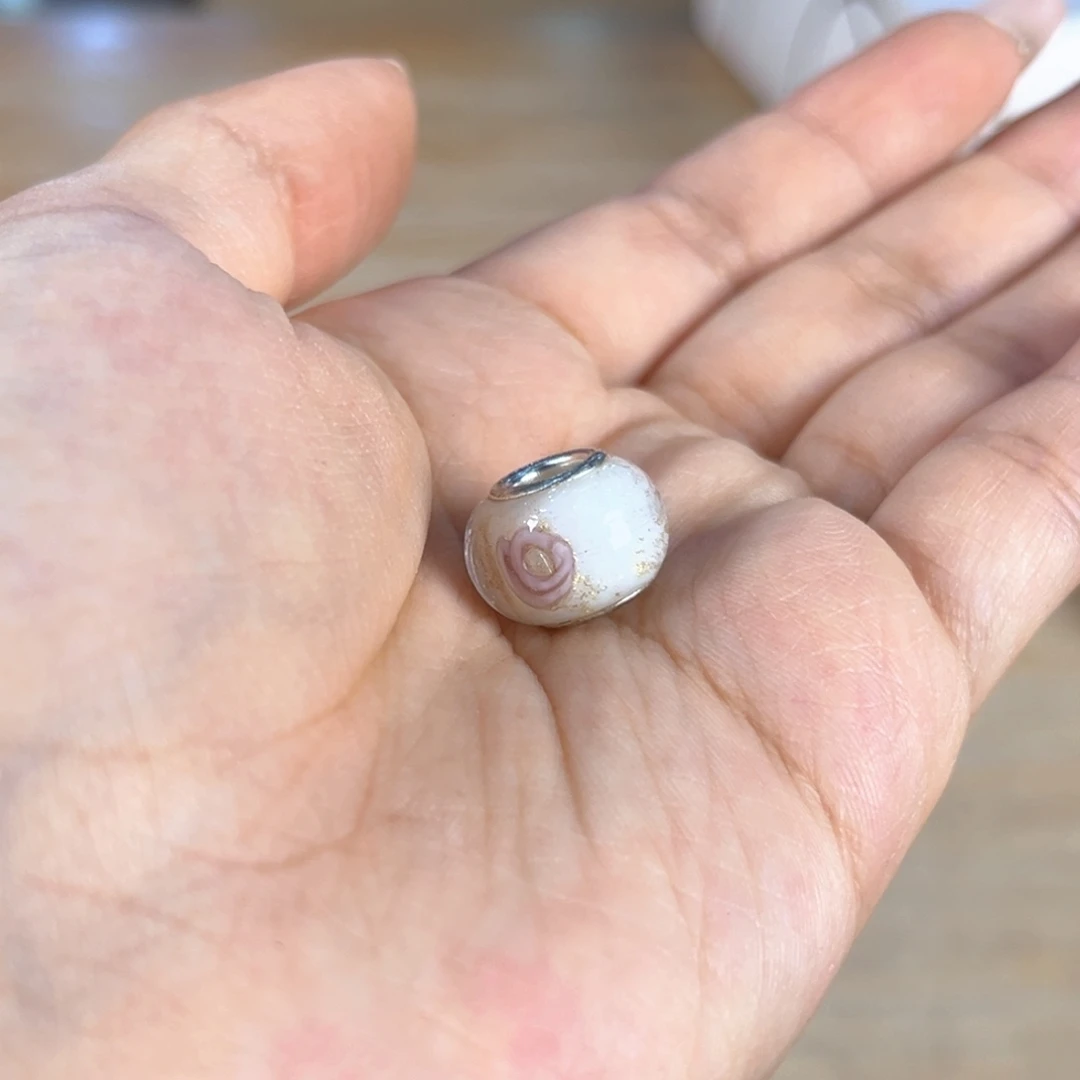 手工琉璃珠。