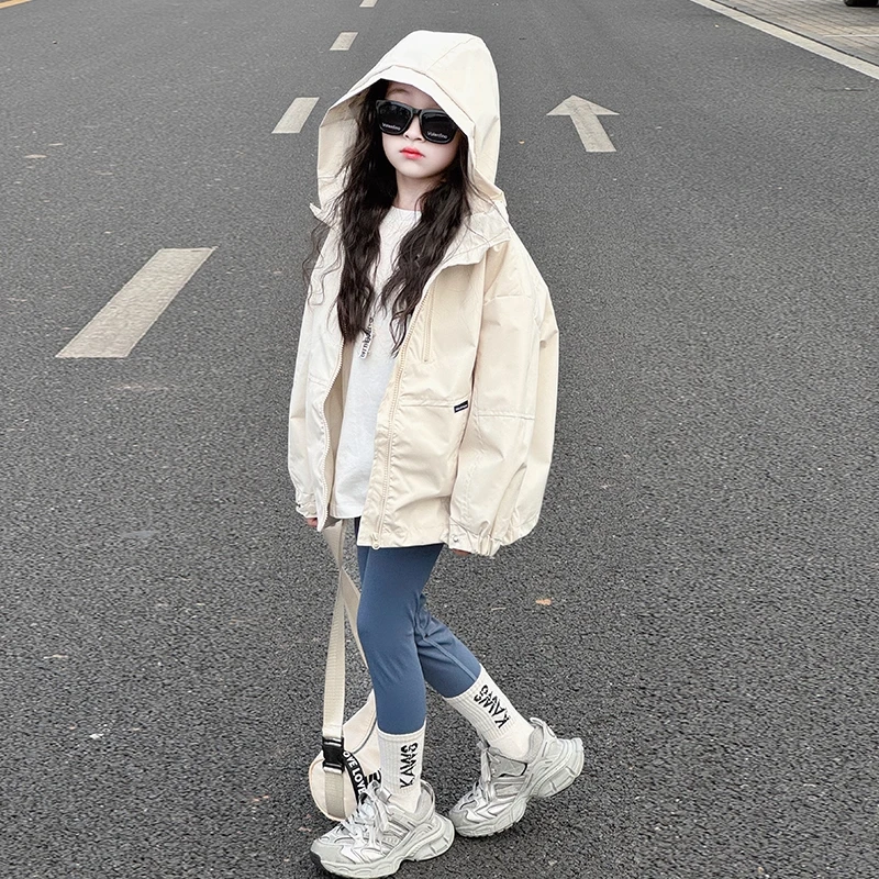 女童2025新款外套春秋儿童冲锋衣秋装女孩秋季超好看户外连帽风衣