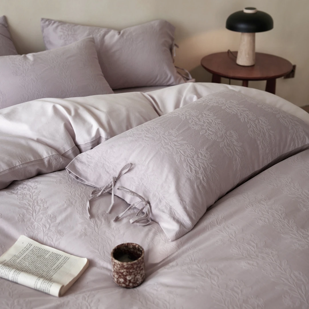 漫漫紫-2025新全棉磨毛浮雕提花轻奢简约纯色小清新纯棉四件套