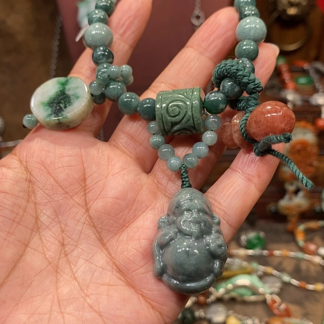 翡翠吊坠(赠链)未镶嵌