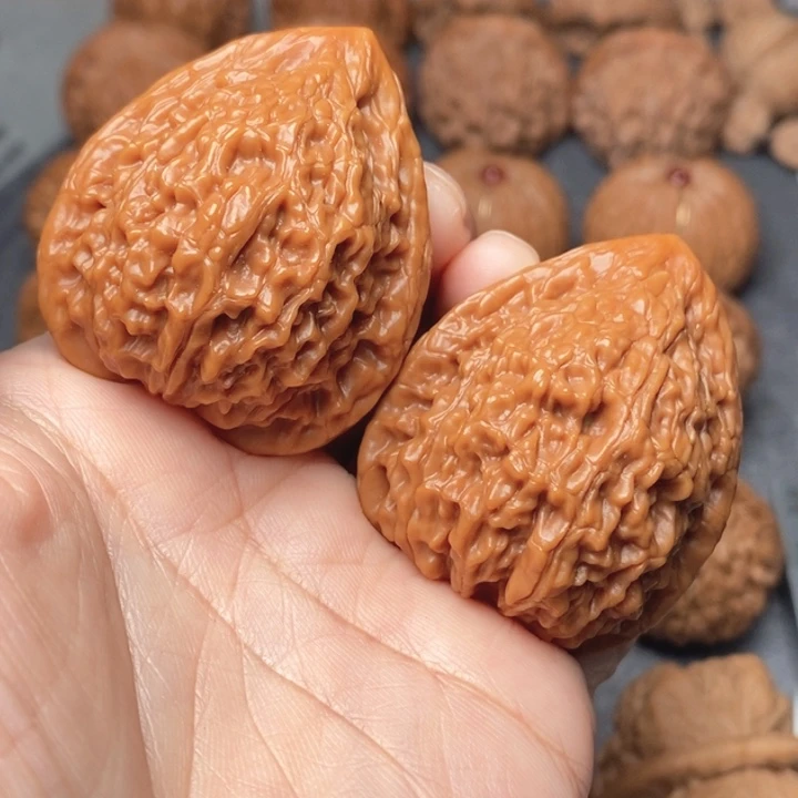 若***墨文玩核桃蛇王一抹红37边有修完美主义不拍