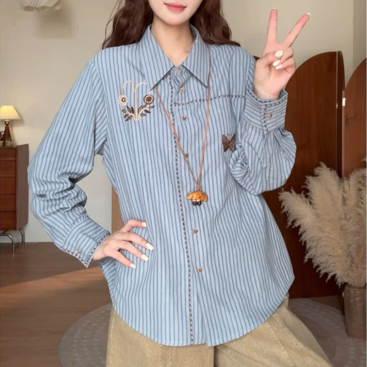 VGVL上衣秋季新款洋气百搭条纹刺绣蝴蝶衬衫女