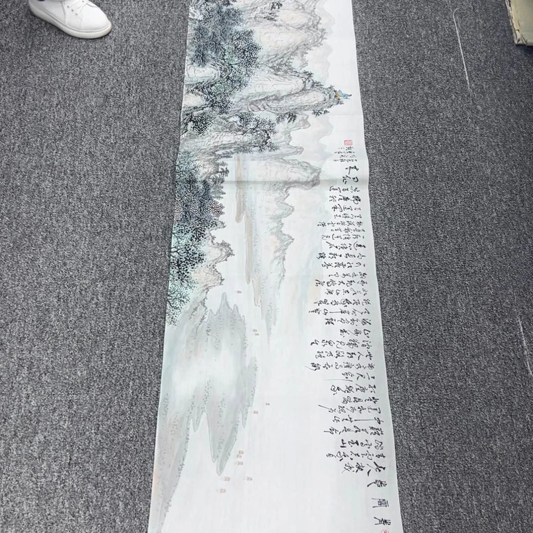 国画卖字画的小男孩