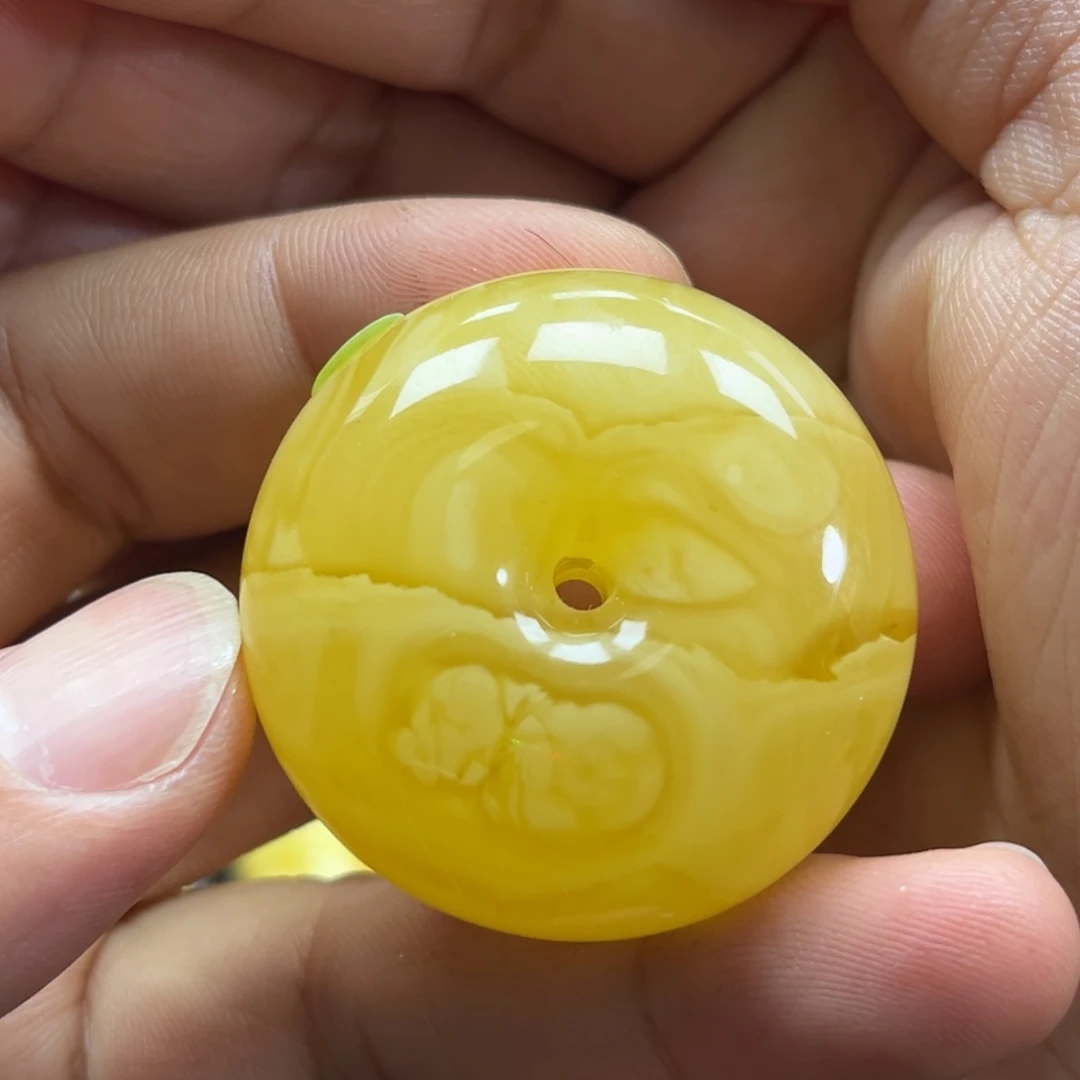 蜜蜡未镶嵌珠宝奇石