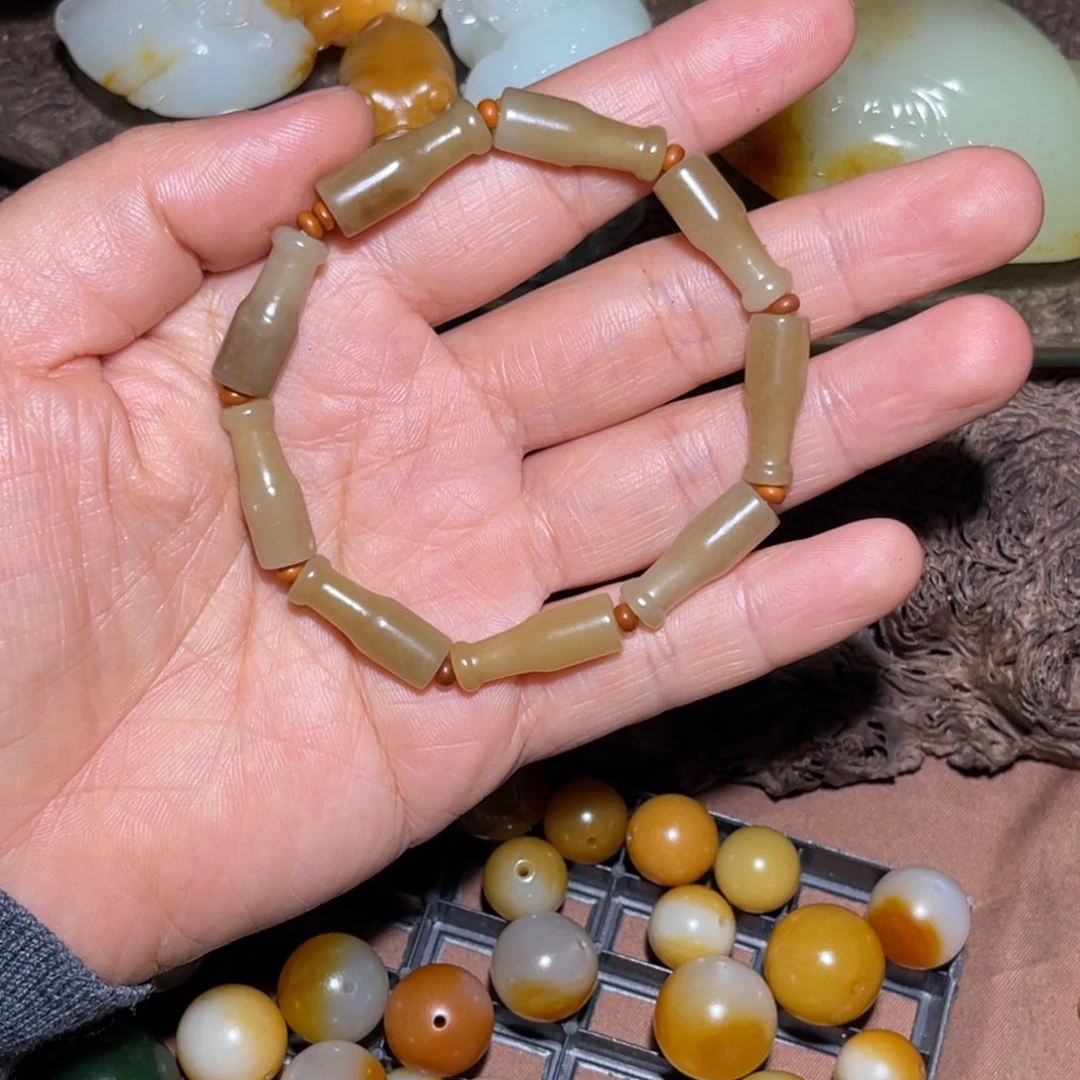 和田玉未镶嵌车挂