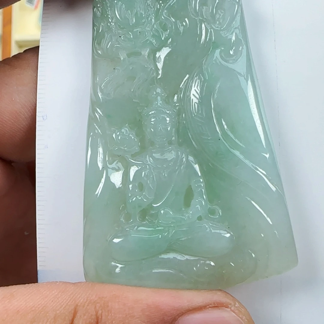 翡翠未镶嵌颈饰，