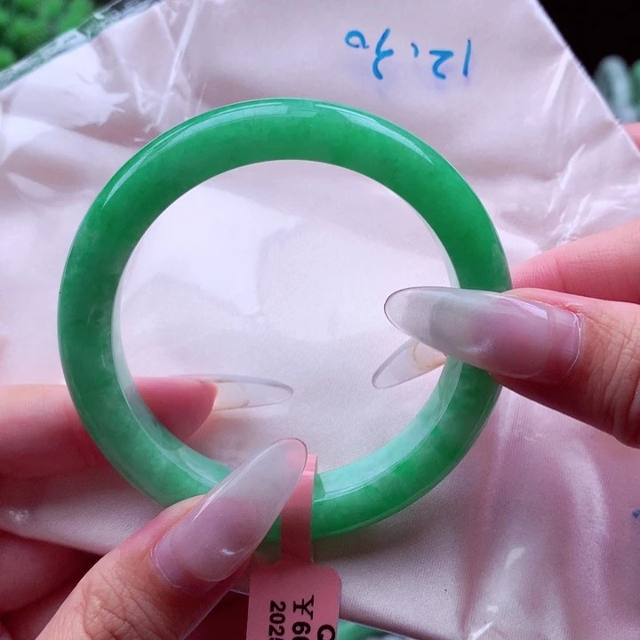 翡翠未镶嵌手镯翡翠