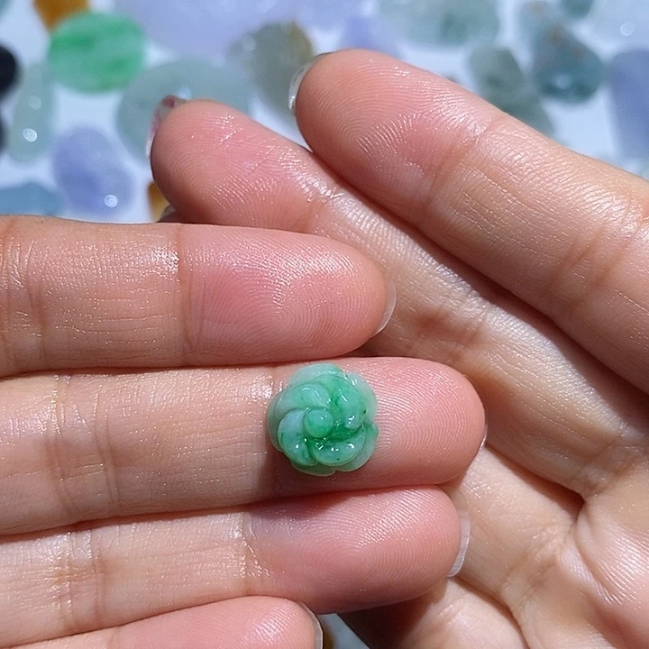 定制翡翠未镶嵌花