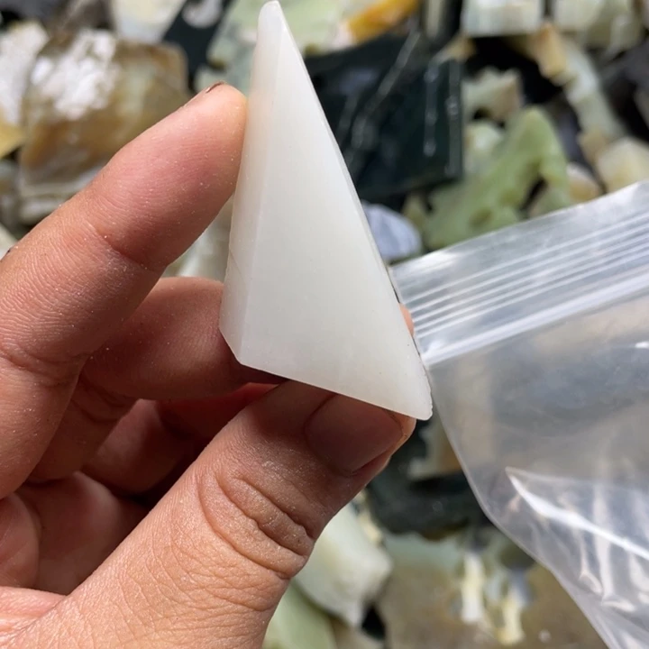 软玉未镶嵌珠宝半成品