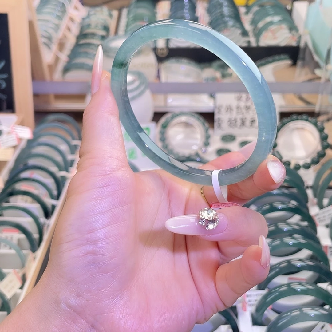 翡翠未镶嵌手镯65-66圈方鐲