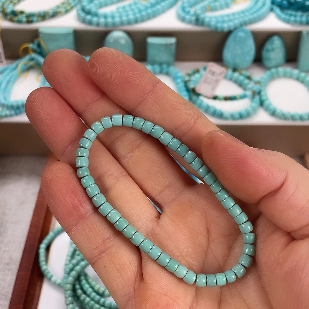 绿松石未镶嵌颈饰