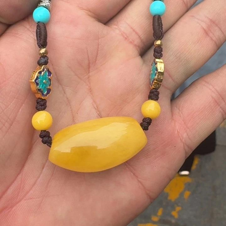 未镶嵌颈饰蜜蜡好看的喜欢带回家