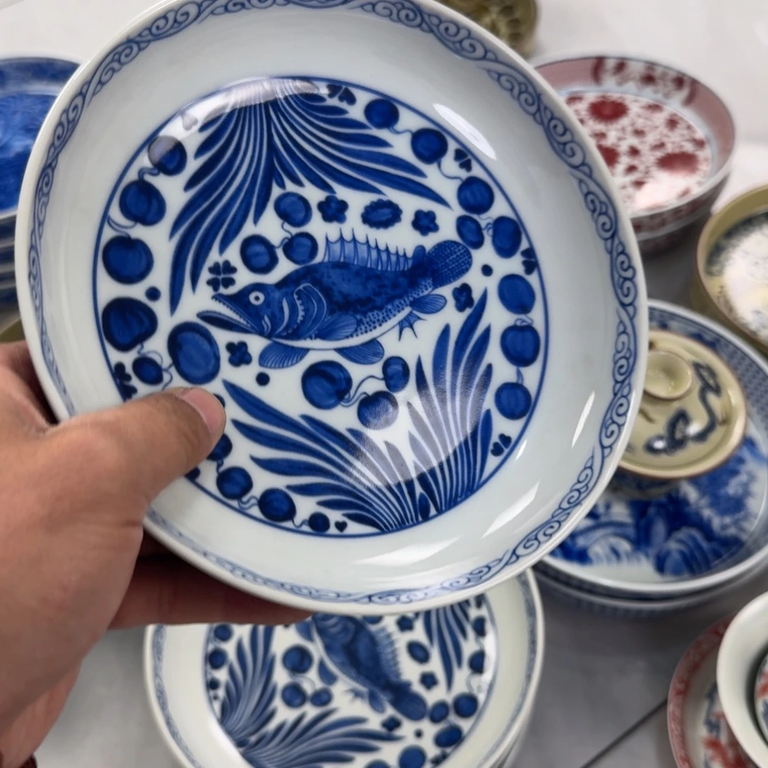 瓷片青花鱼藻纹大壶承