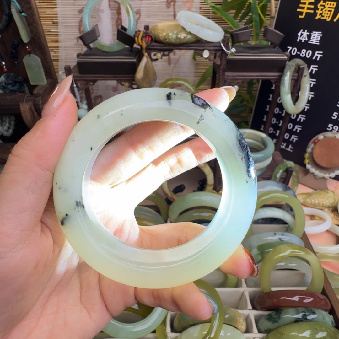 小***子蛇纹石玉未镶嵌手镯