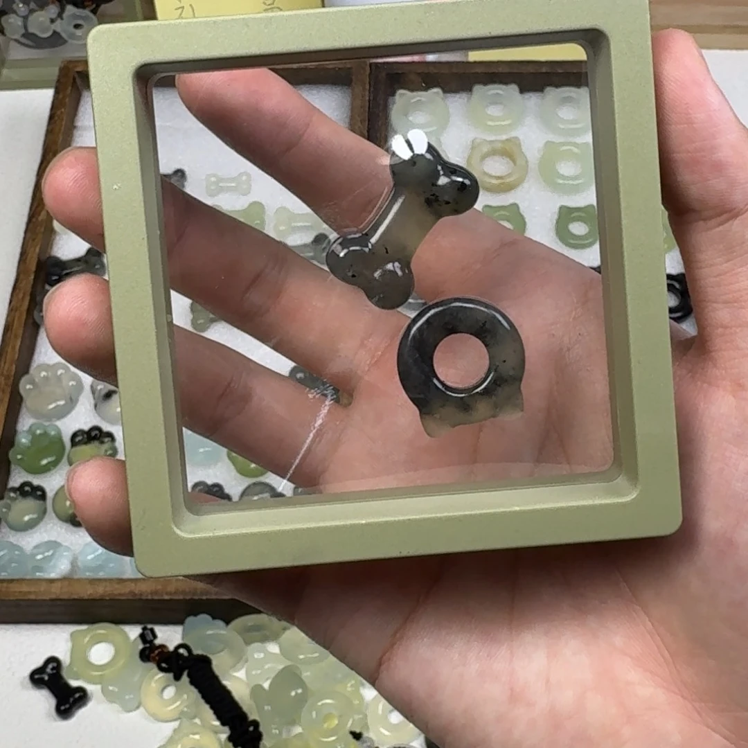 蛇纹石玉吊坠未镶嵌一****日