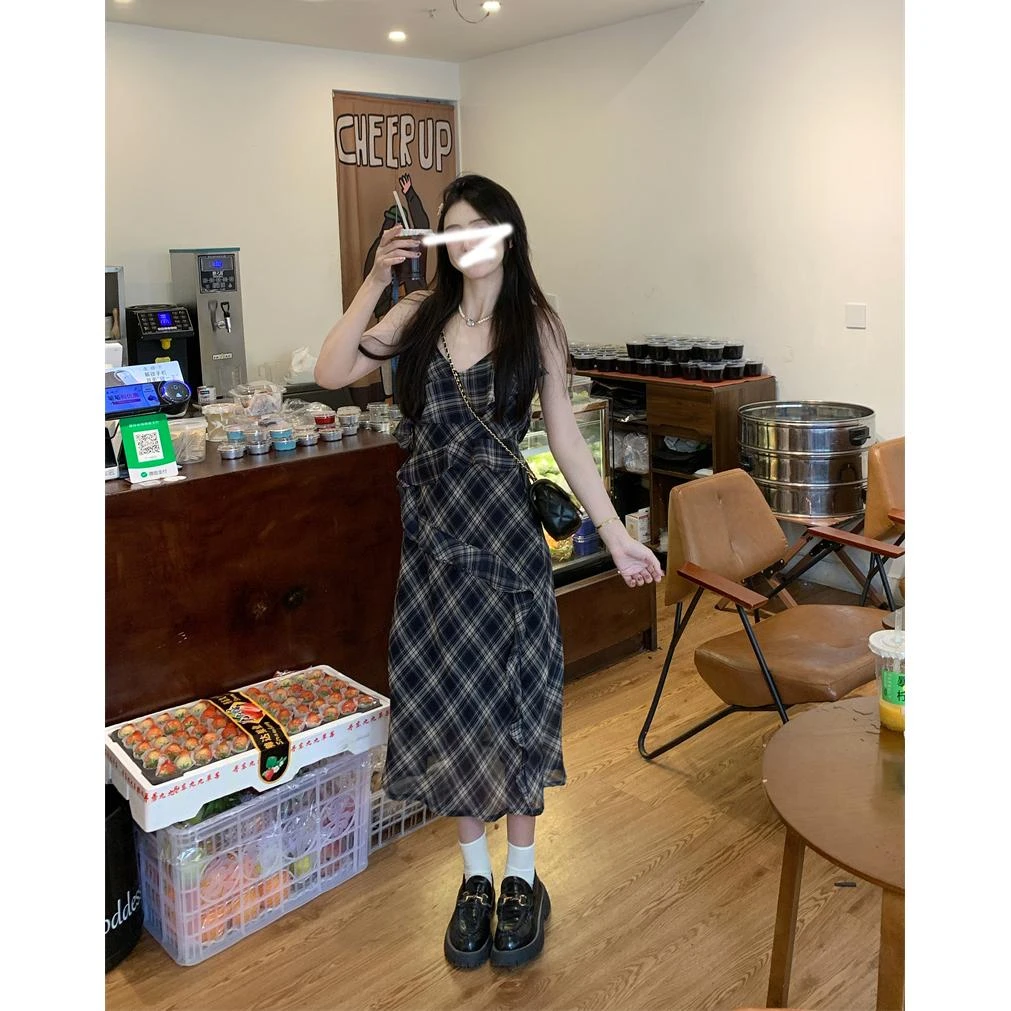 不规则荷叶边夏季飘逸感无袖A型格纹吊带连衣裙显瘦裙子