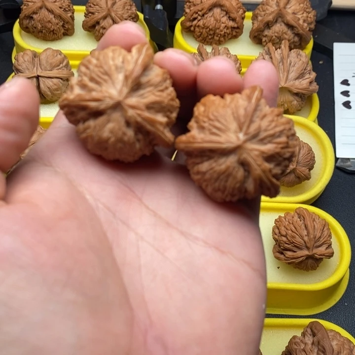 把件文玩核桃磨盘奔