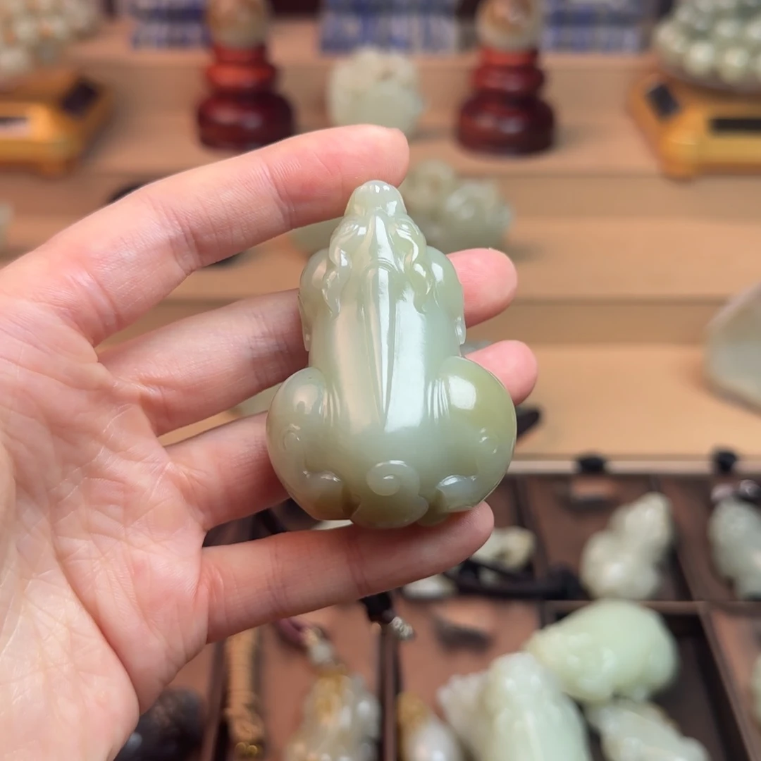 和田玉挂件未镶嵌兜**糖