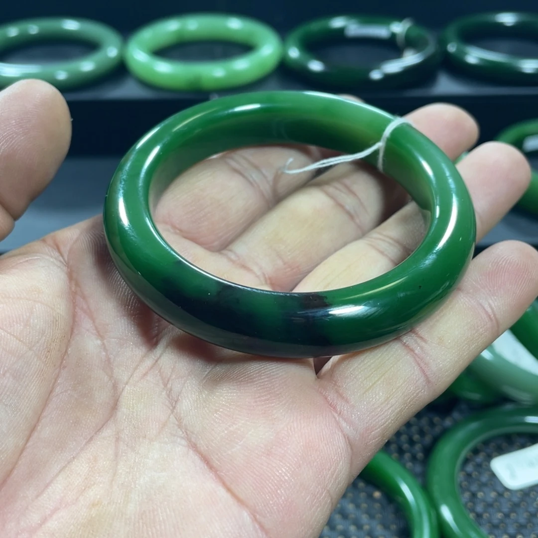 和田玉（碧玉）未镶嵌手镯