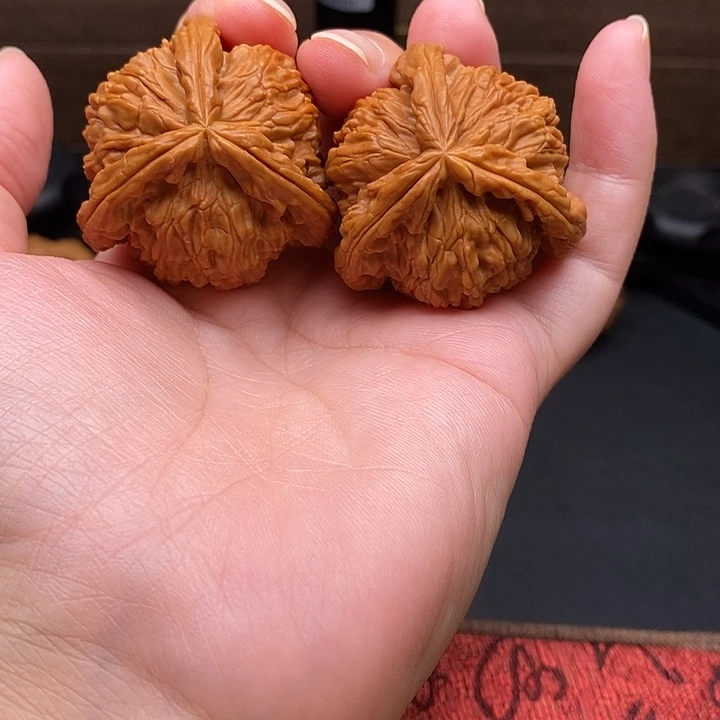 驀***首把件文玩核桃白奔