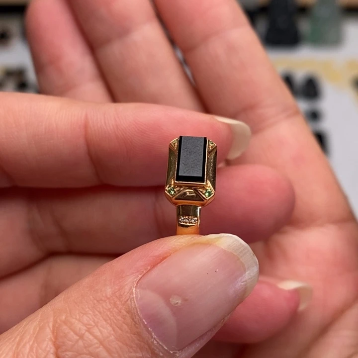 翡翠18K金镶嵌戒指戒指