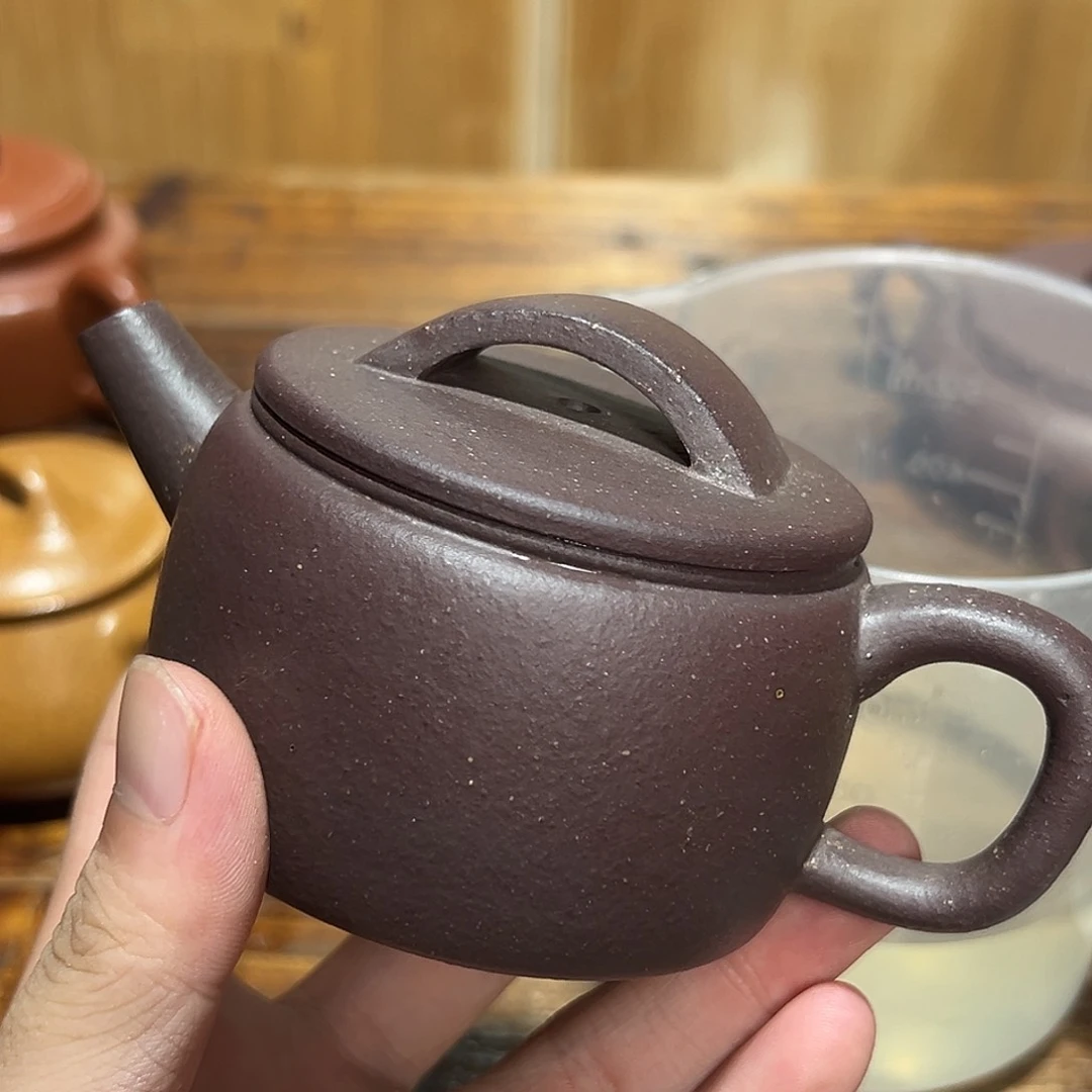 茶壶紫砂紫砂的味道很
