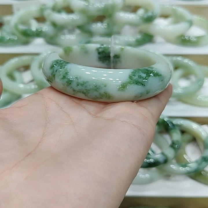 透闪石-蛇纹石玉未镶嵌手镯一**好