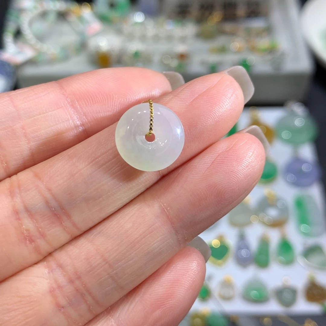 翡翠颈饰未镶嵌花*粒