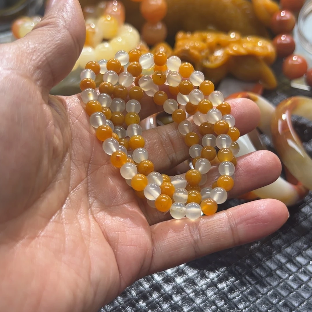 石英质玉未镶嵌颈饰