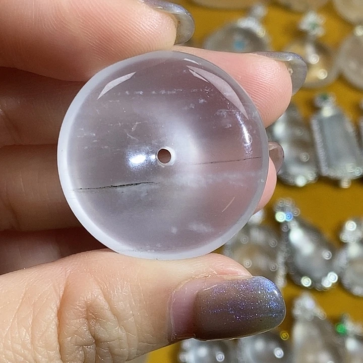 石英质玉未镶嵌颈饰