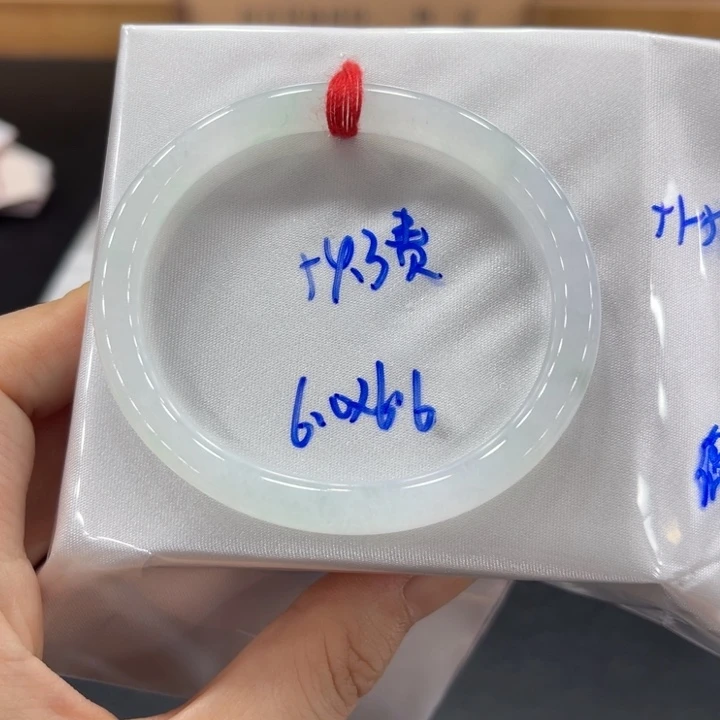 未镶嵌手镯翡翠翡翠